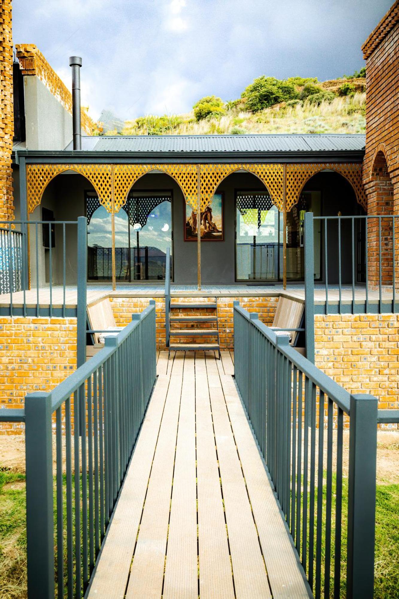 Castle In Clarens Apartment Exterior photo
