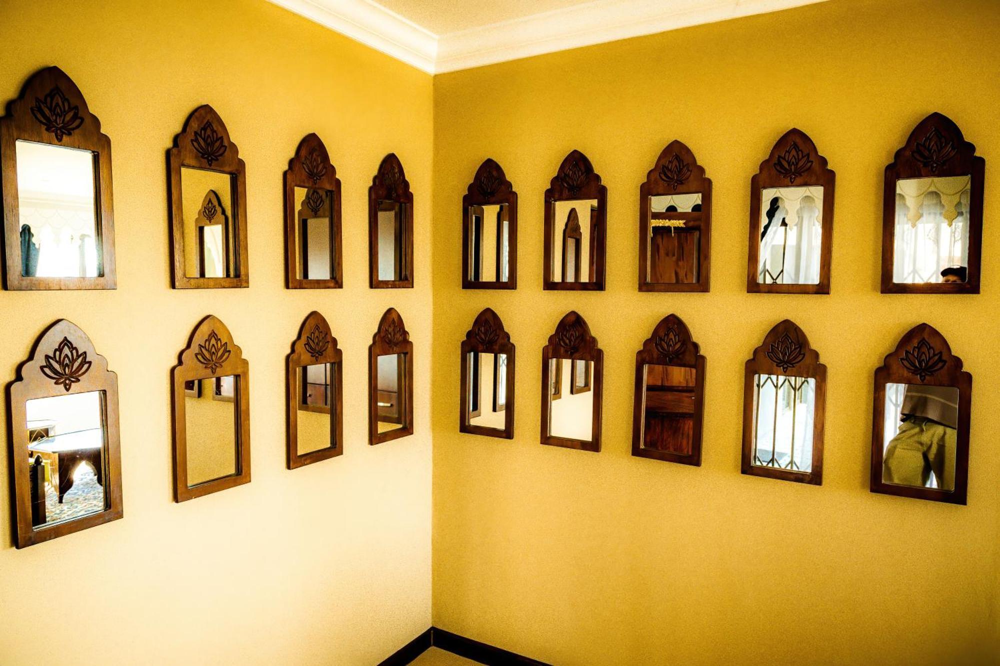 Castle In Clarens Apartment Exterior photo